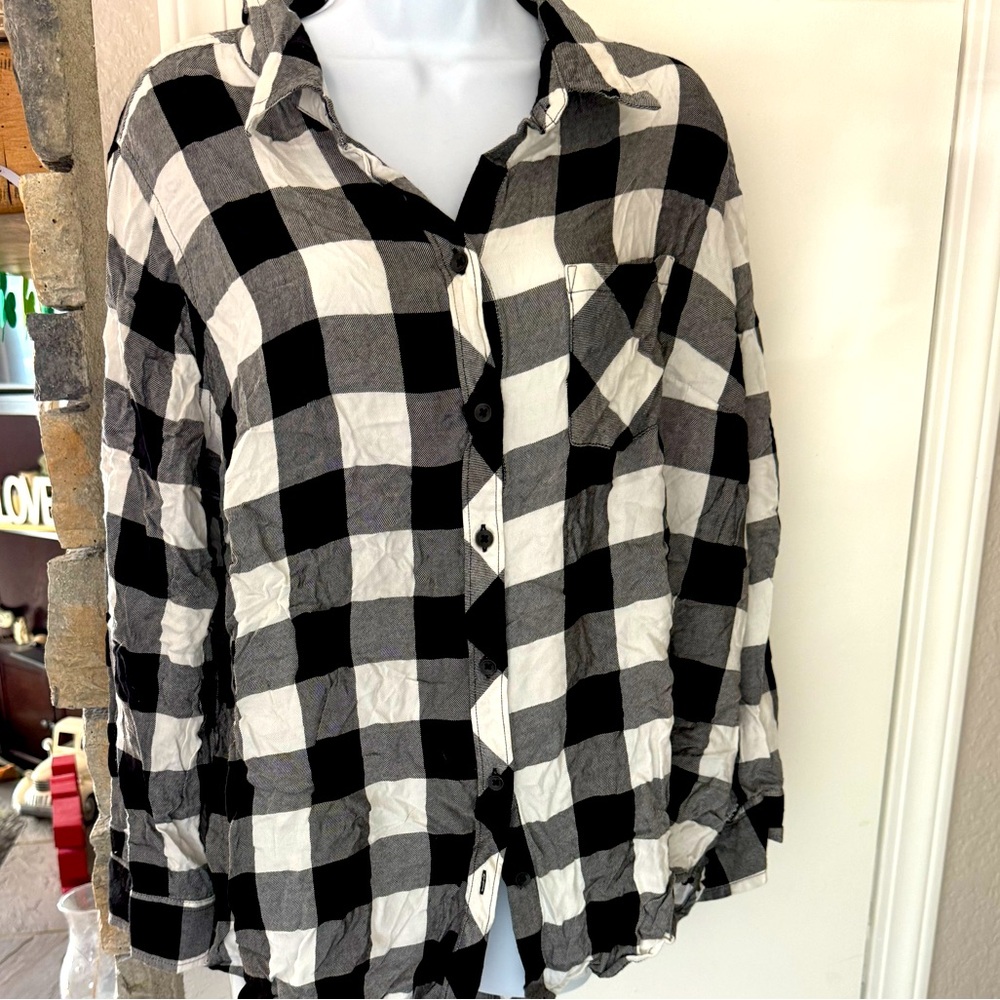 Terra & Sky Black & White Plaid Flannel Shirt 1X. #43